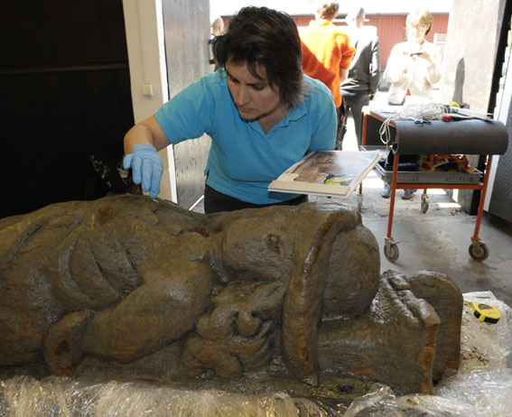 Skulptur från Spökskeppet bärgad